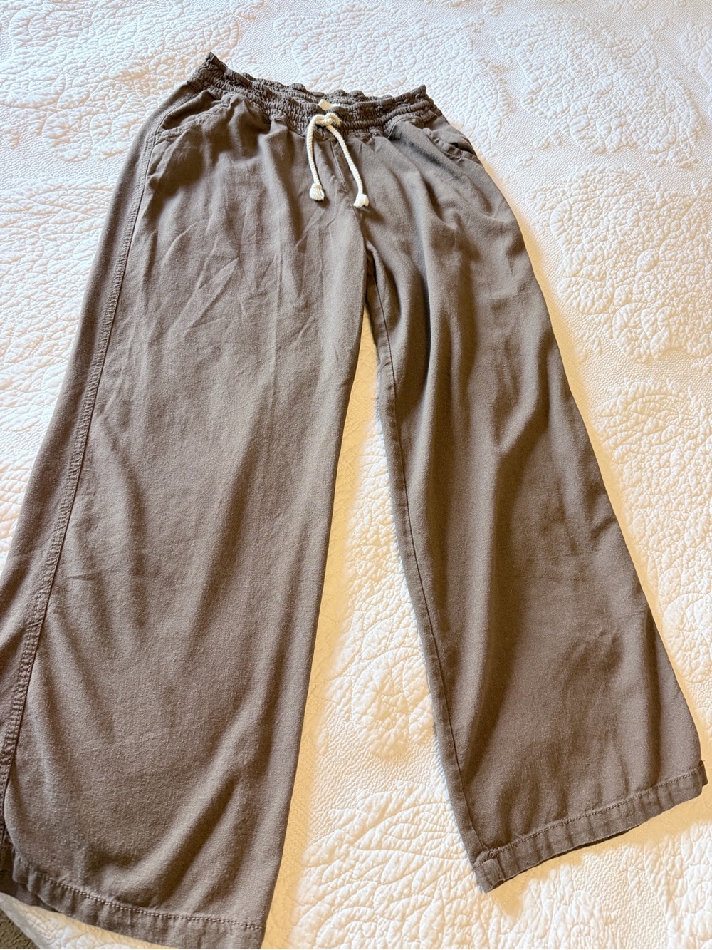 Wide-Leg Drawstring Pants in Brown for Women